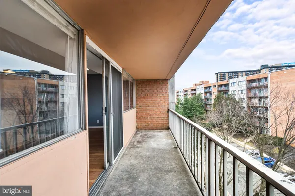 $2,000 | 5801 Quantrell Avenue, Unit 502, Alexandria, VA 22312