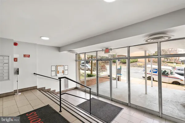 $2,000 | 5801 Quantrell Avenue, Unit 502, Alexandria, VA 22312