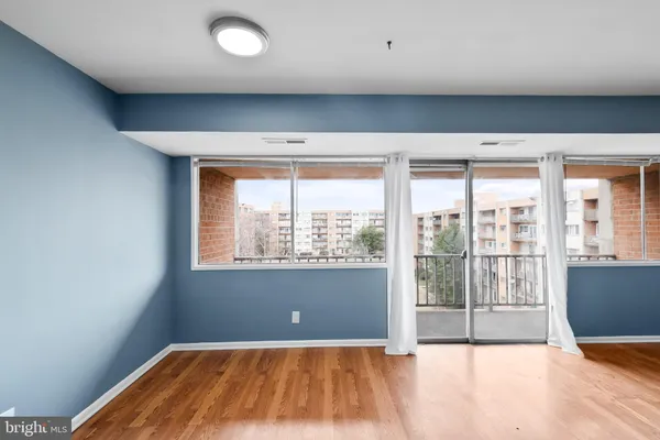 $2,000 | 5801 Quantrell Avenue, Unit 502, Alexandria, VA 22312