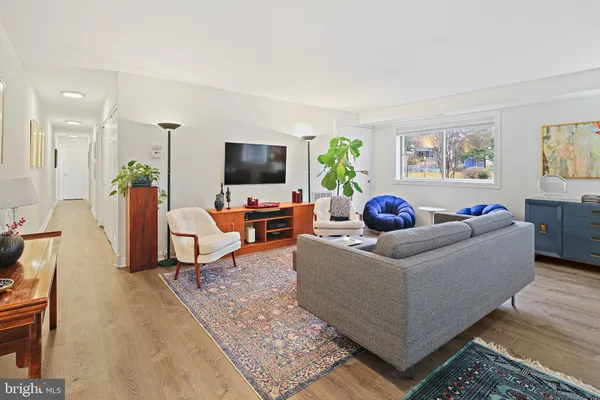 $279,000 | 3355 University Boulevard West, Unit T2, Kensington, MD 20895