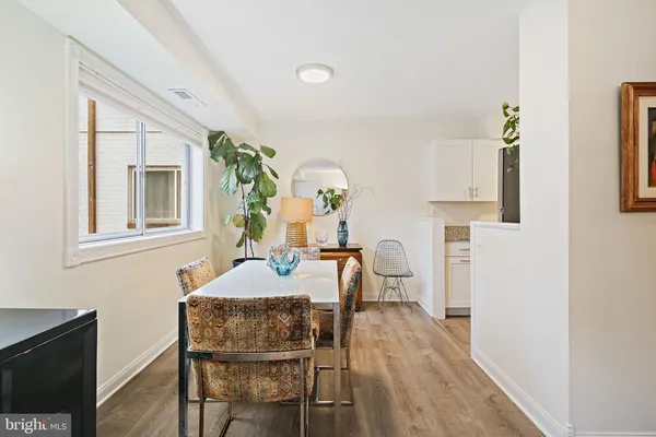$279,000 | 3355 University Boulevard West, Unit T2, Kensington, MD 20895