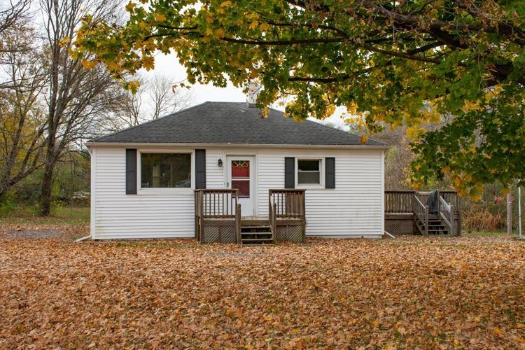 59379 Mayflower Road South Bend, IN 46614 - Photo 3 of 27 Gallery Image 3