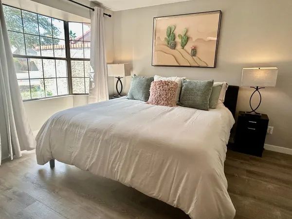 $2,650 | 4212 East Sandia Street, Phoenix, AZ 85044