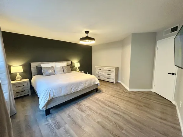 $2,650 | 4212 East Sandia Street, Phoenix, AZ 85044