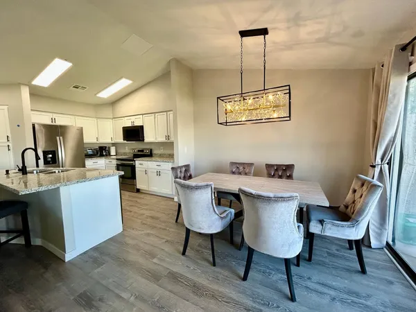 $2,650 | 4212 East Sandia Street, Phoenix, AZ 85044