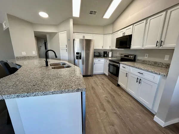 $2,650 | 4212 East Sandia Street, Phoenix, AZ 85044
