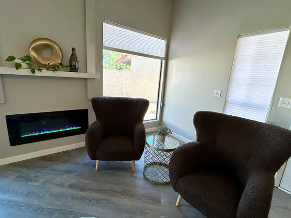 $2,650 | 4212 East Sandia Street, Phoenix, AZ 85044
