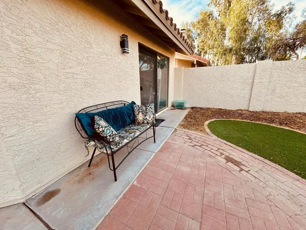 $2,650 | 4212 East Sandia Street, Phoenix, AZ 85044