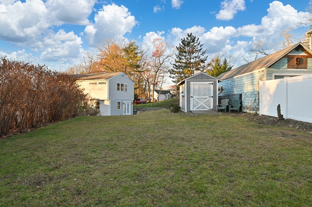 10 Hillside Road North Reading, MA 01864 - Photo 3 of 39 Gallery Image 3