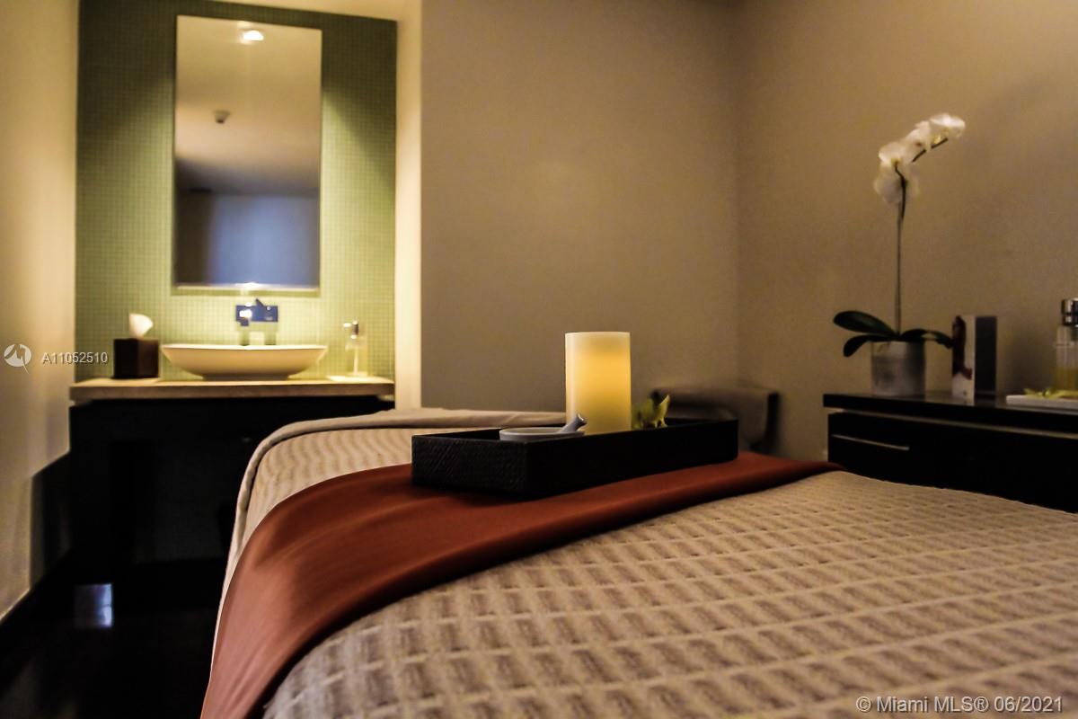 900 Biscayne Boulevard, Unit 4702 Miami, FL 33132 - Photo 18 of 25