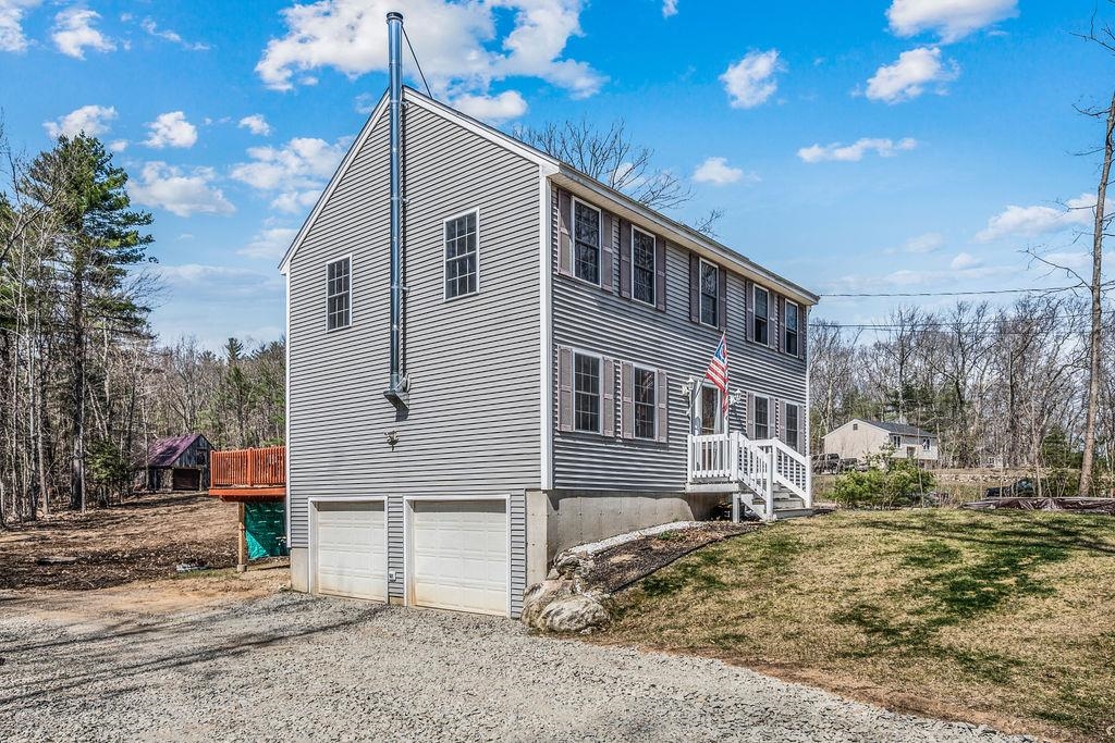 27 Shatagee Road Raymond, NH 03077 - Photo 2 of 37