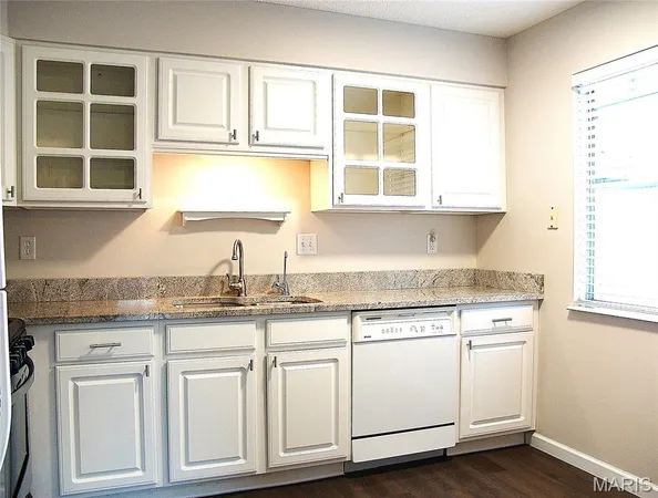 $1,675 | 977 Cardello Drive, Manchester, MO 63021