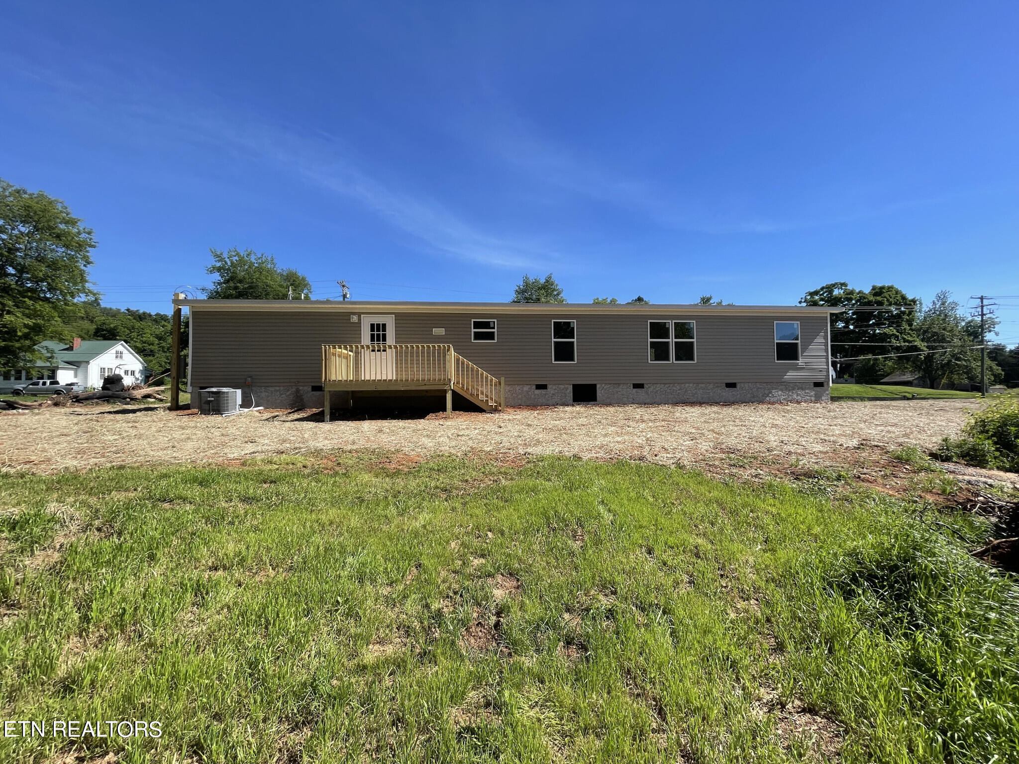 104 Hawkins Road Sweetwater, TN 37874 - Photo 4 of 32 4) 44955-6669bc27e7dc3