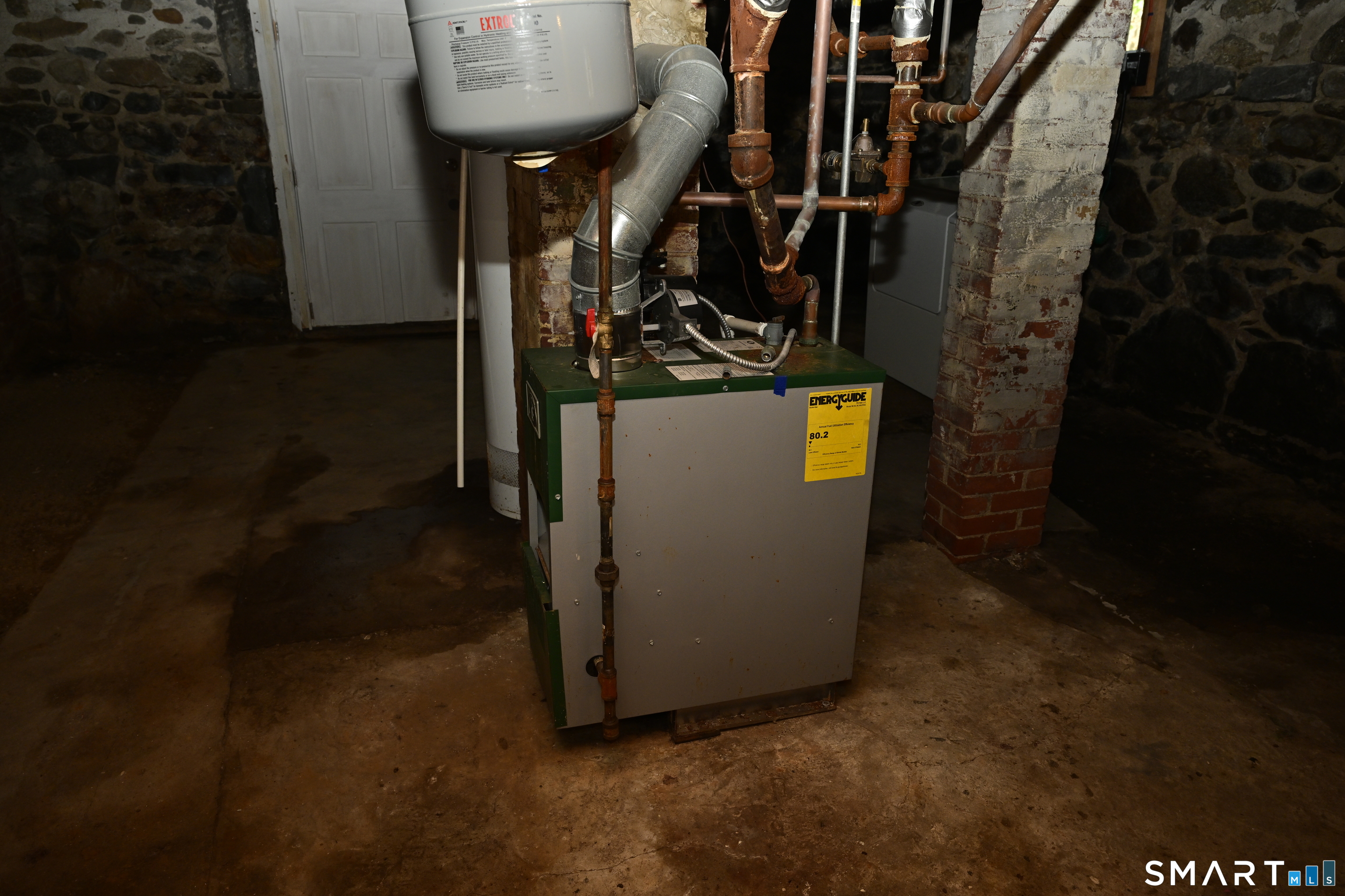 29 Locke Street Ansonia, CT 06401 - Photo 19 of 39 Right side unit Mechanicals