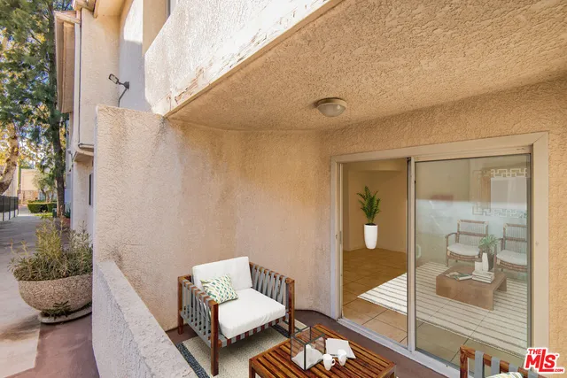 $475,000 | 7651 Reseda Boulevard, Unit 3T, Reseda, CA 91335