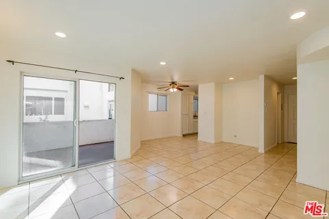 $475,000 | 7651 Reseda Boulevard, Unit 3T, Reseda, CA 91335