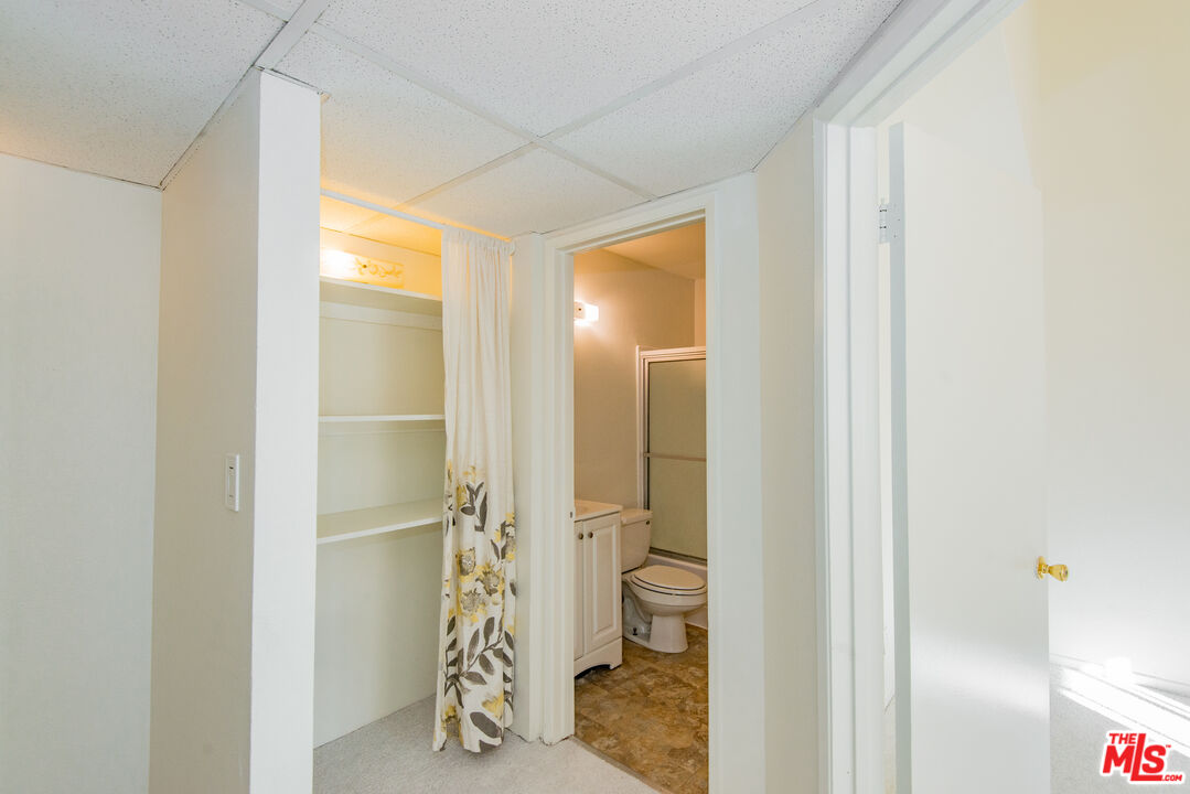 7651 Reseda Boulevard, Unit 3T Reseda, CA 91335 - Photo 22 of 32 a view of bathroom