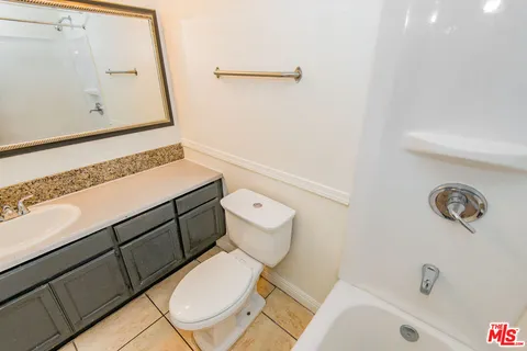 $475,000 | 7651 Reseda Boulevard, Unit 3T, Reseda, CA 91335