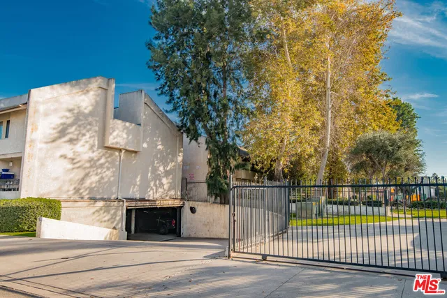 $475,000 | 7651 Reseda Boulevard, Unit 3T, Reseda, CA 91335