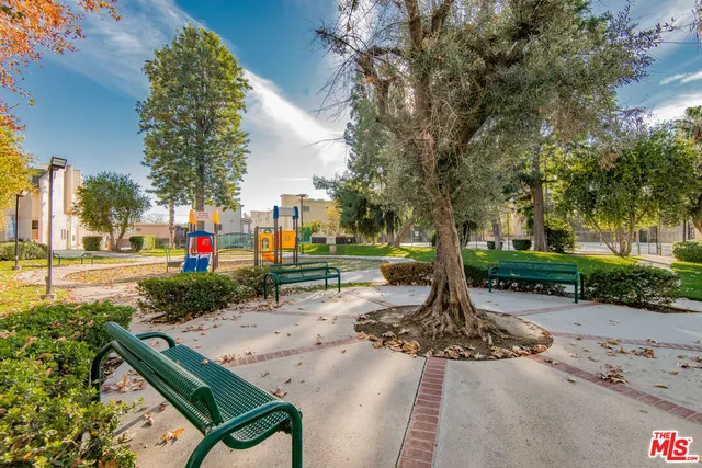 $475,000 | 7651 Reseda Boulevard, Unit 3T, Reseda, CA 91335