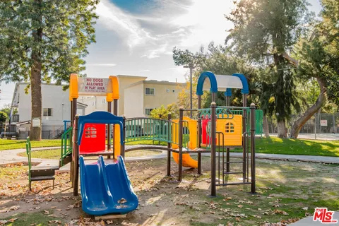 $475,000 | 7651 Reseda Boulevard, Unit 3T, Reseda, CA 91335