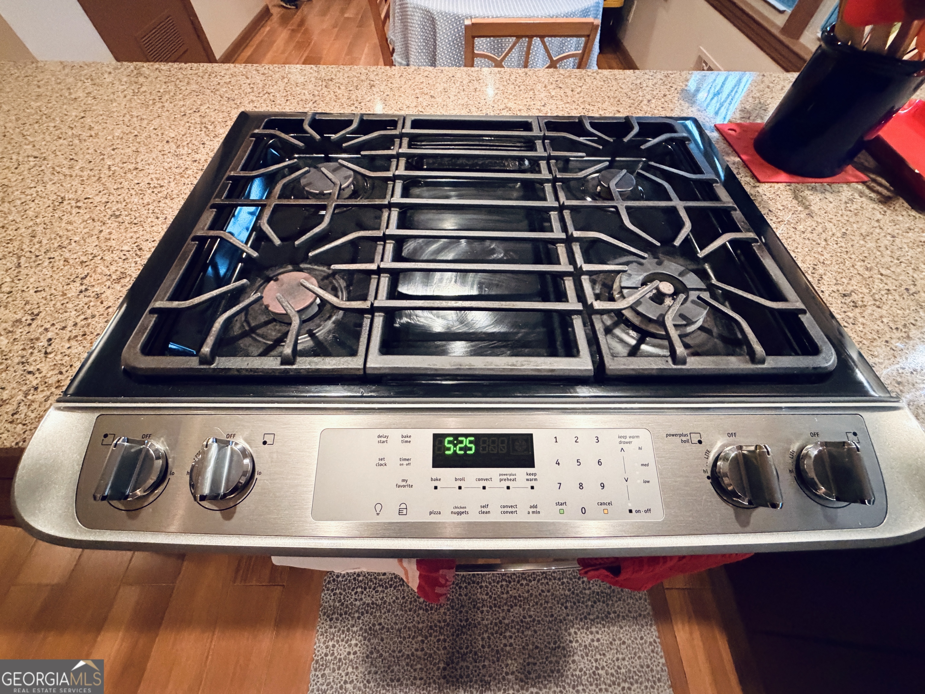 1701 Cedarwood Road Milledgeville, GA 31061 - Photo 13 of 40 a close up of a stove