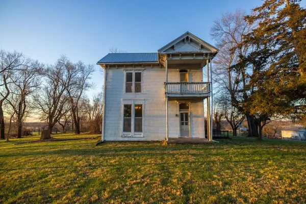 $1,165,550 | 46863 East 192nd Street, Norborne, MO 64668