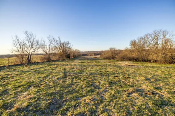 $1,165,550 | 46863 East 192nd Street, Norborne, MO 64668