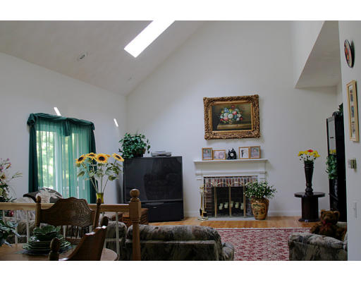223 Ruggles Street Westborough, MA 01581 - Photo 6 of 11 Gallery Image 6