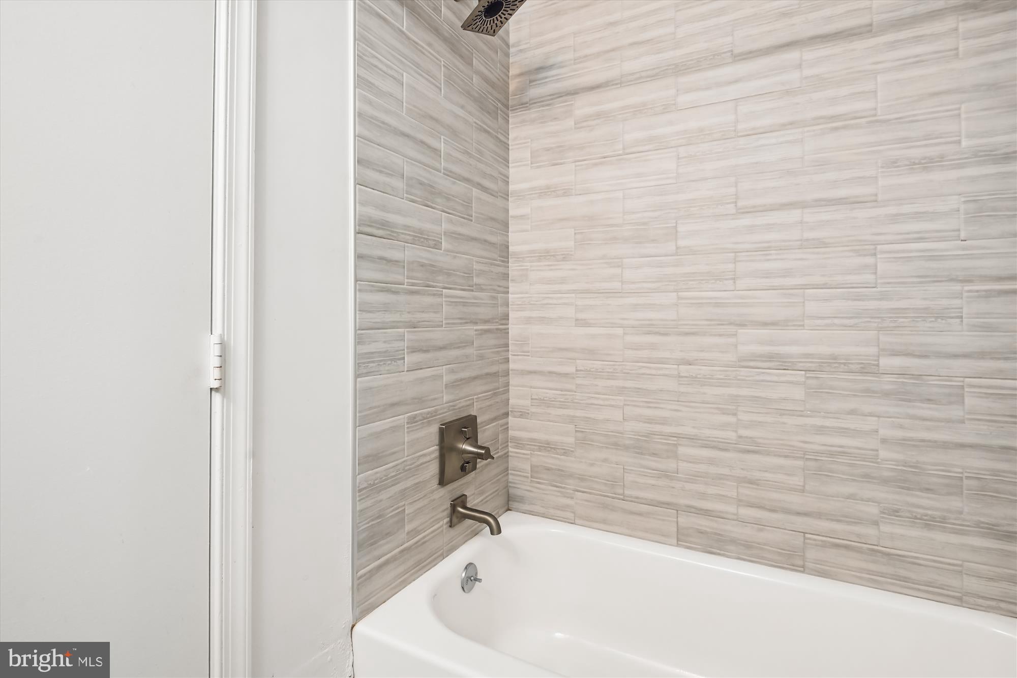 6132 Kendra Way Centreville, VA 20121 - Photo 20 of 60 Bath