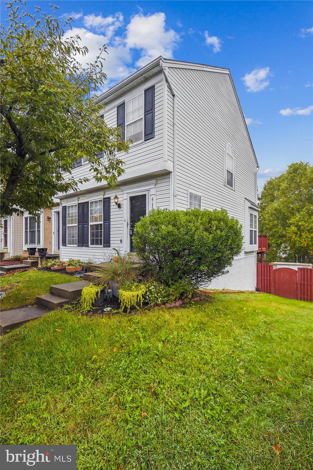 6132 Kendra Way Centreville, VA 20121 - Photo 34 of 60 Front Elevation