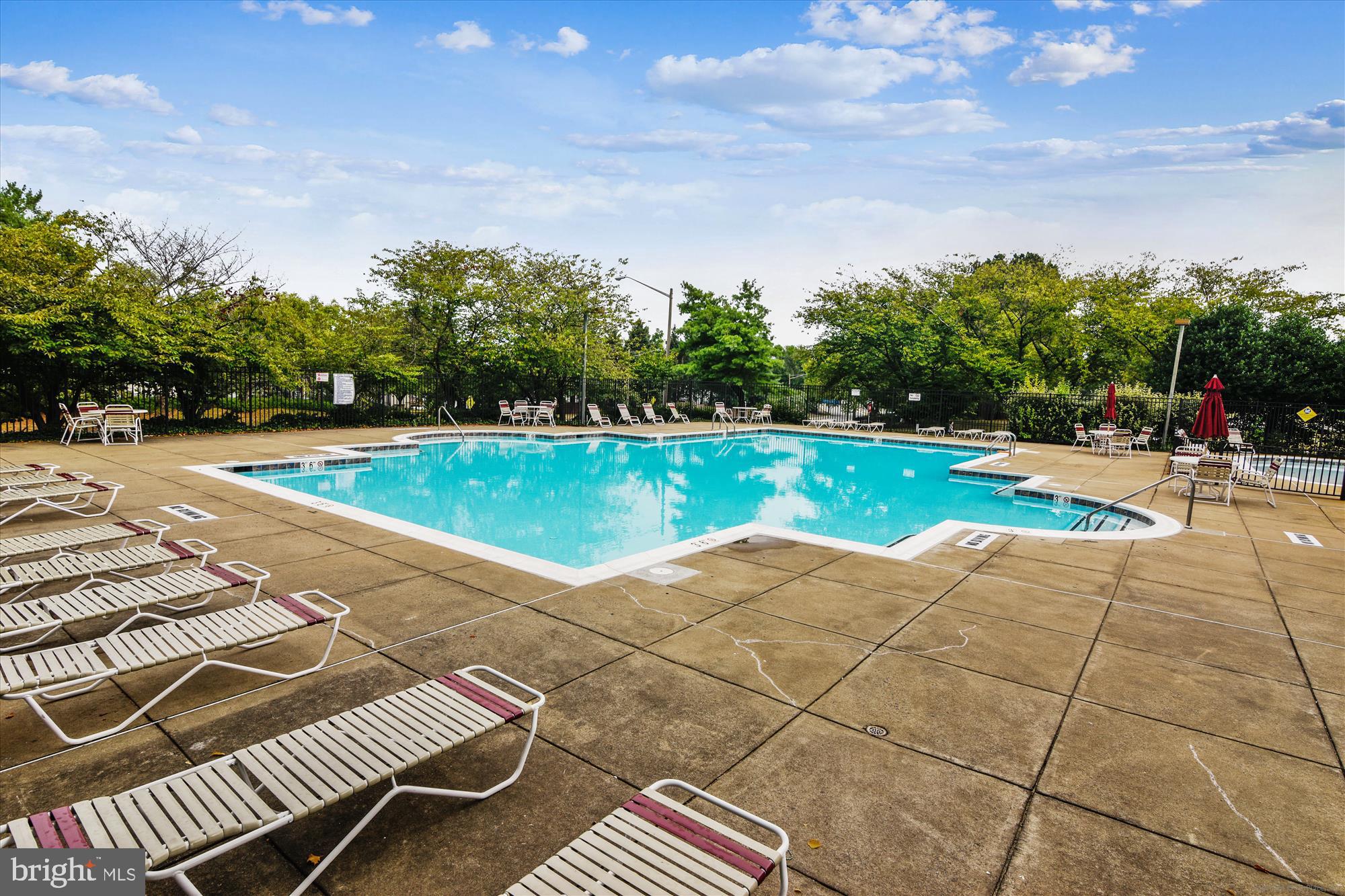 6132 Kendra Way Centreville, VA 20121 - Photo 40 of 60 Centre Ridge Community Pool