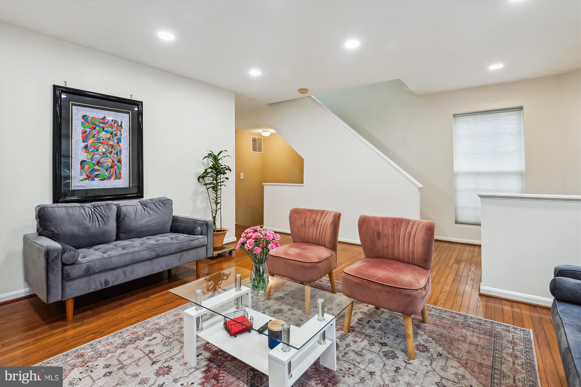 6132 Kendra Way Centreville, VA 20121 - Photo 5 of 60 Living Room