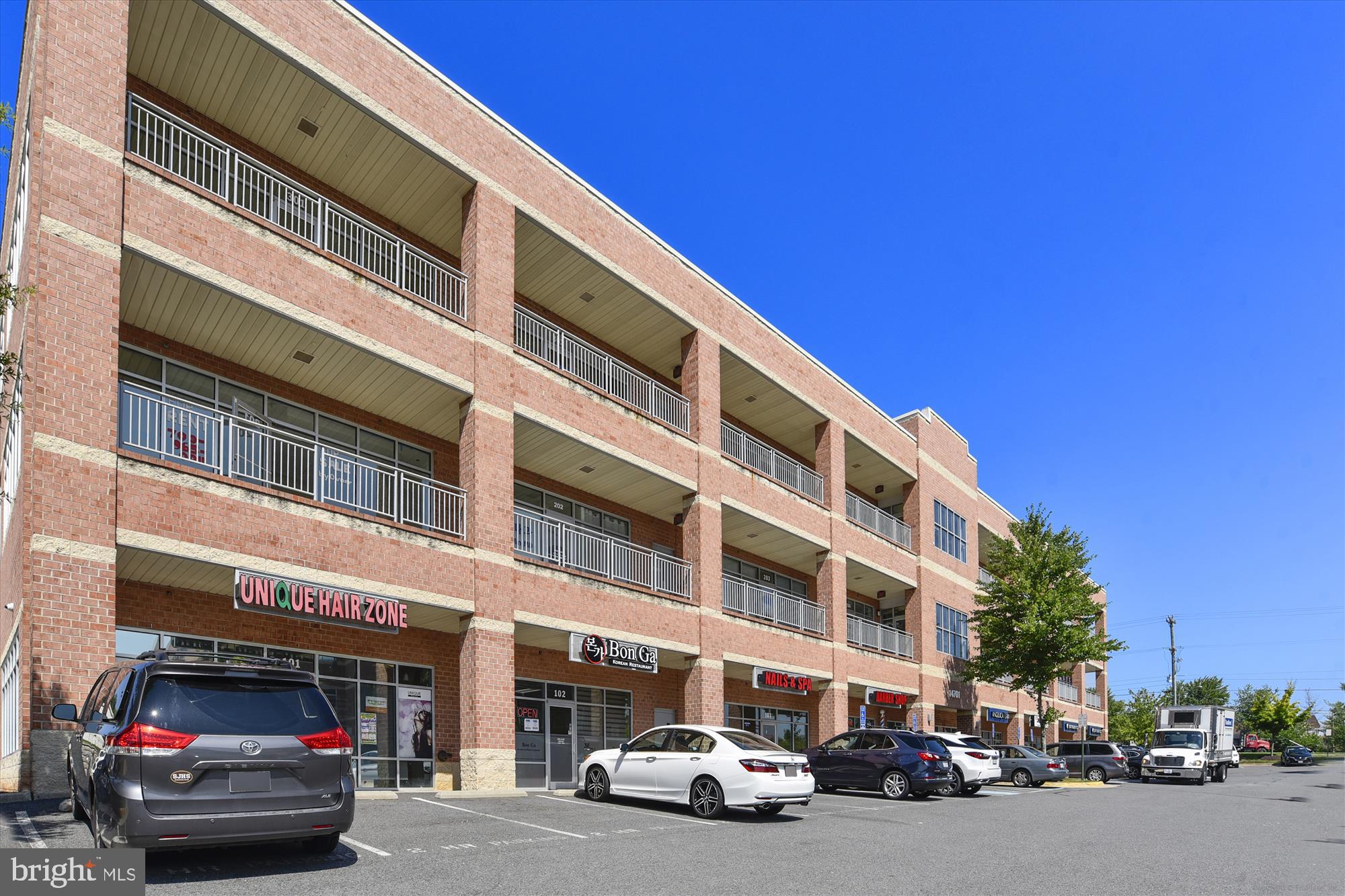 6132 Kendra Way Centreville, VA 20121 - Photo 54 of 60 CentreLee Business Park Hair Salon