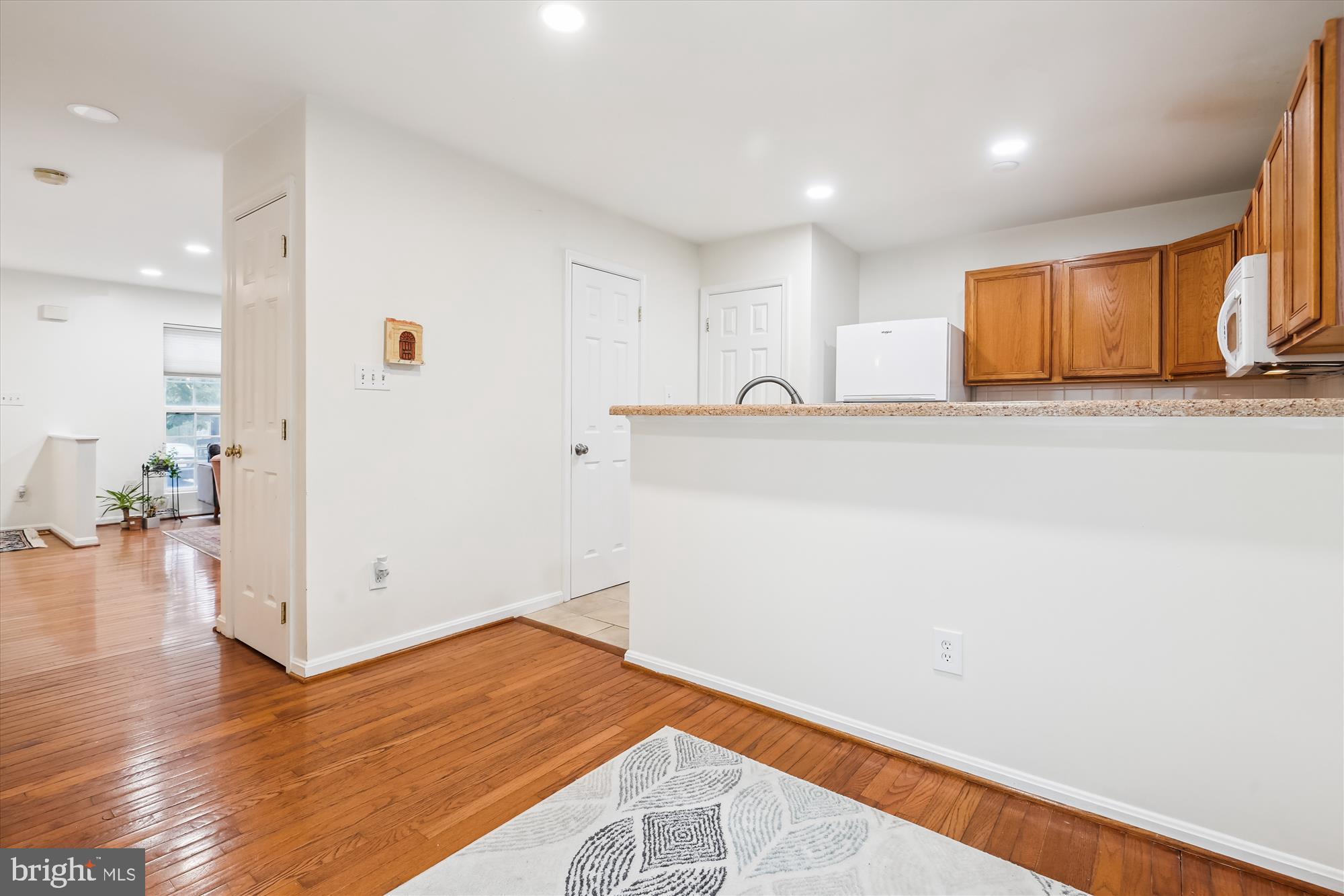 6132 Kendra Way Centreville, VA 20121 - Photo 6 of 60 Dining Room