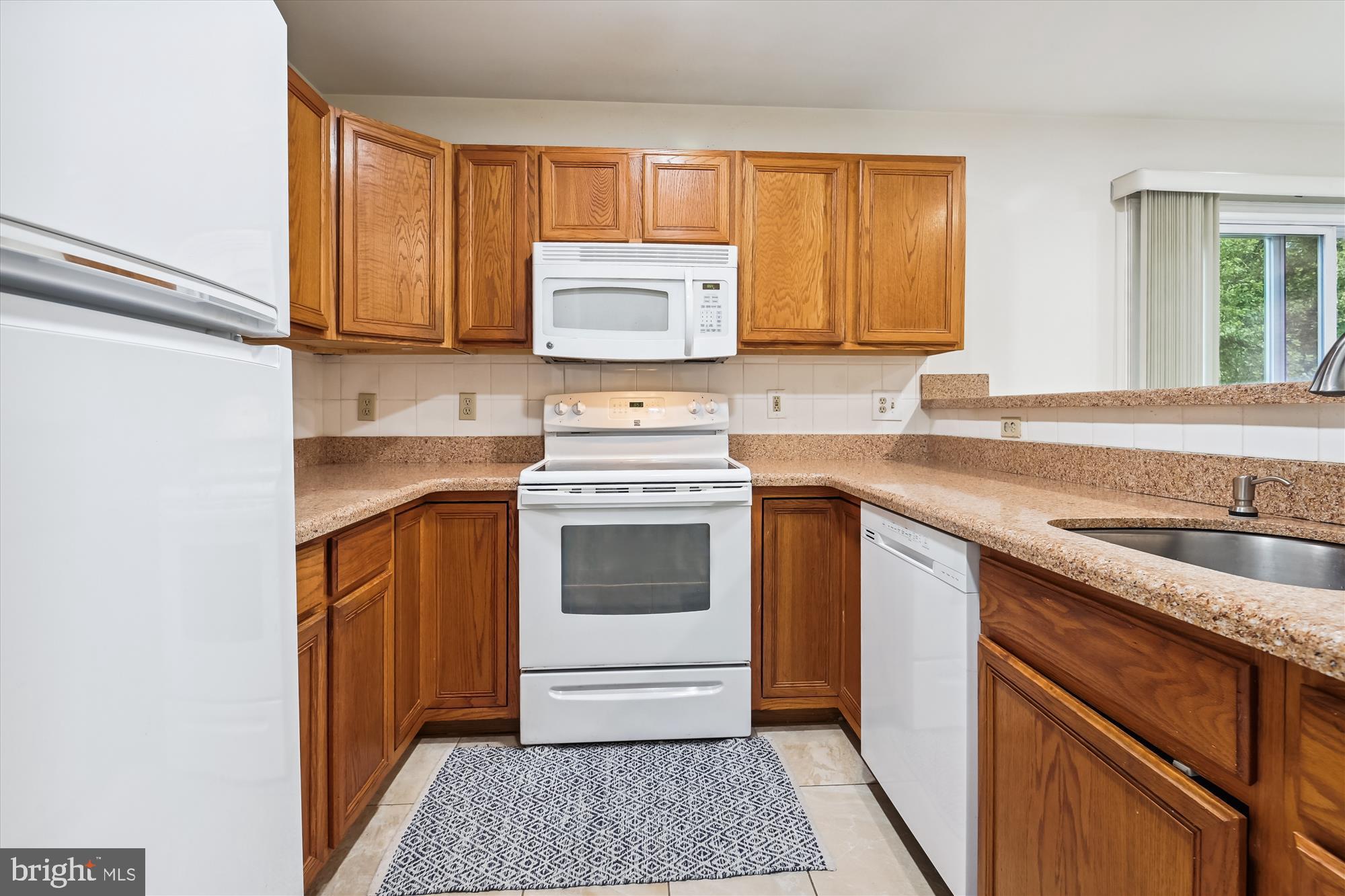 6132 Kendra Way Centreville, VA 20121 - Photo 7 of 60 Kitchen