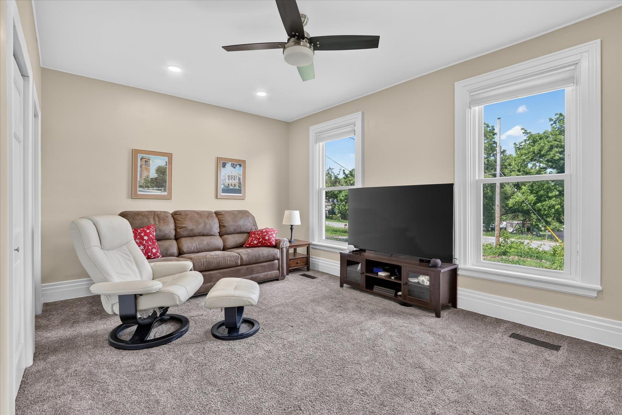 2458 South Madison Road Beloit, WI 53511 - Photo 15 of 51