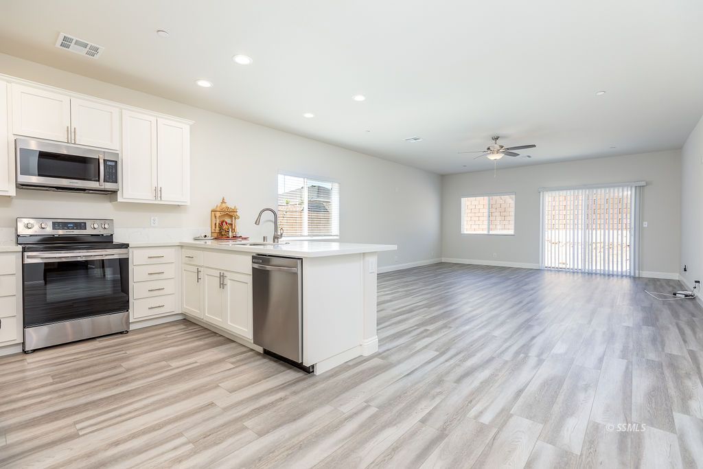 415 Thomas Street Ridgecrest, CA 93555 - Photo 4 of 31