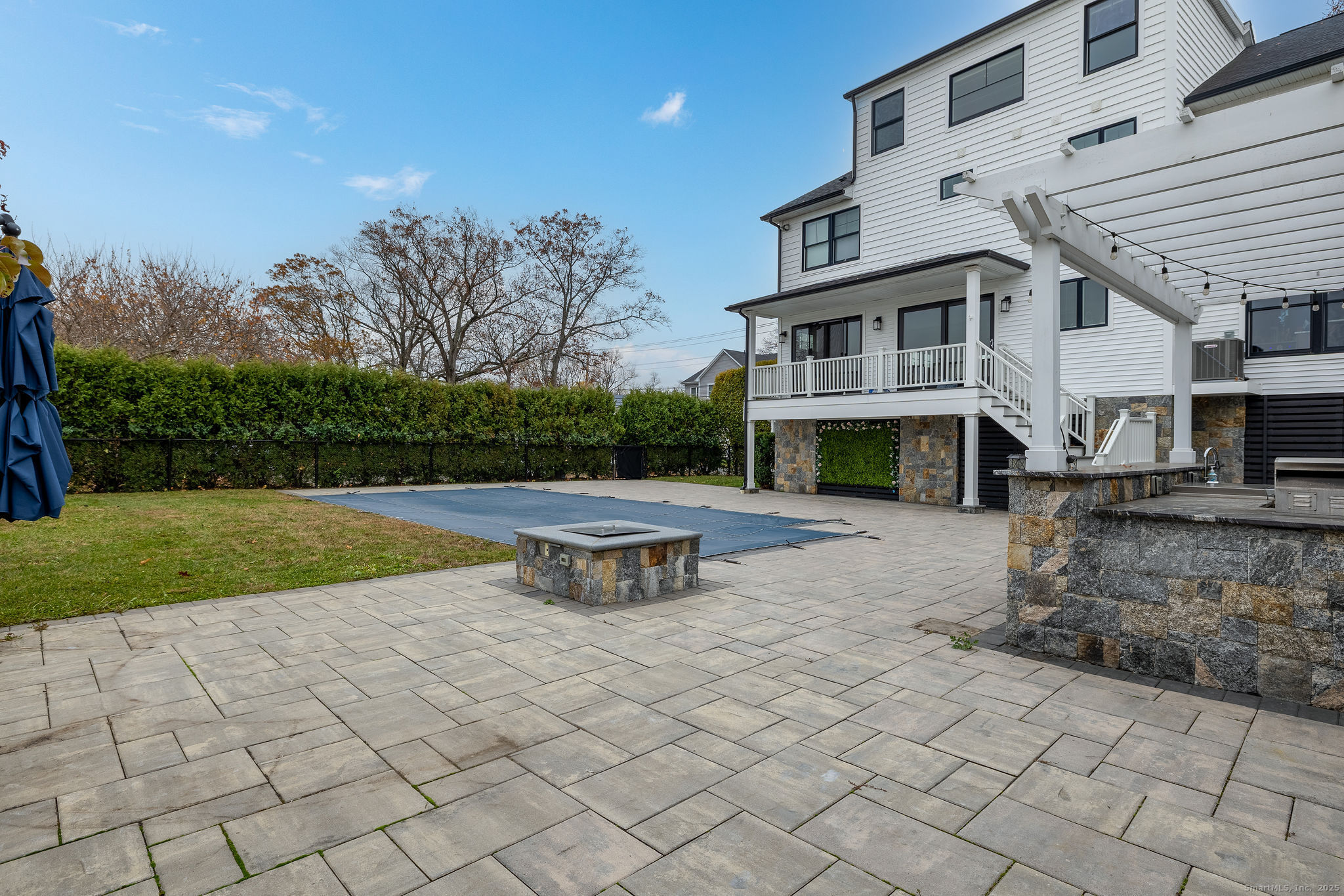 783 Reef Road Fairfield, CT 06824 - Photo 25 of 40