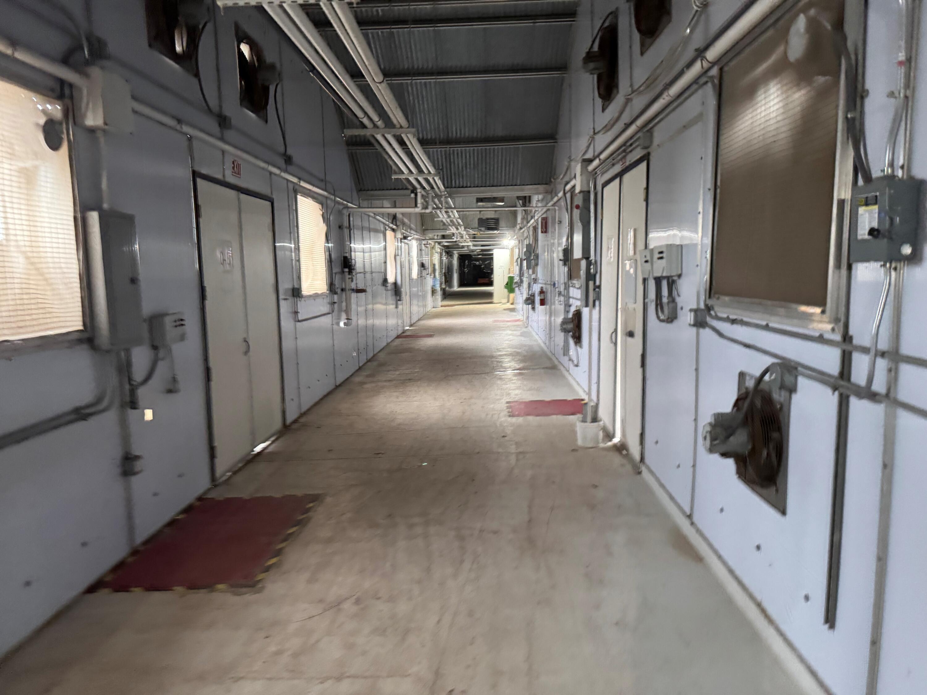 3376 Foothill Road Carpinteria, CA 93013 - Photo 28 of 60 Center Aisle