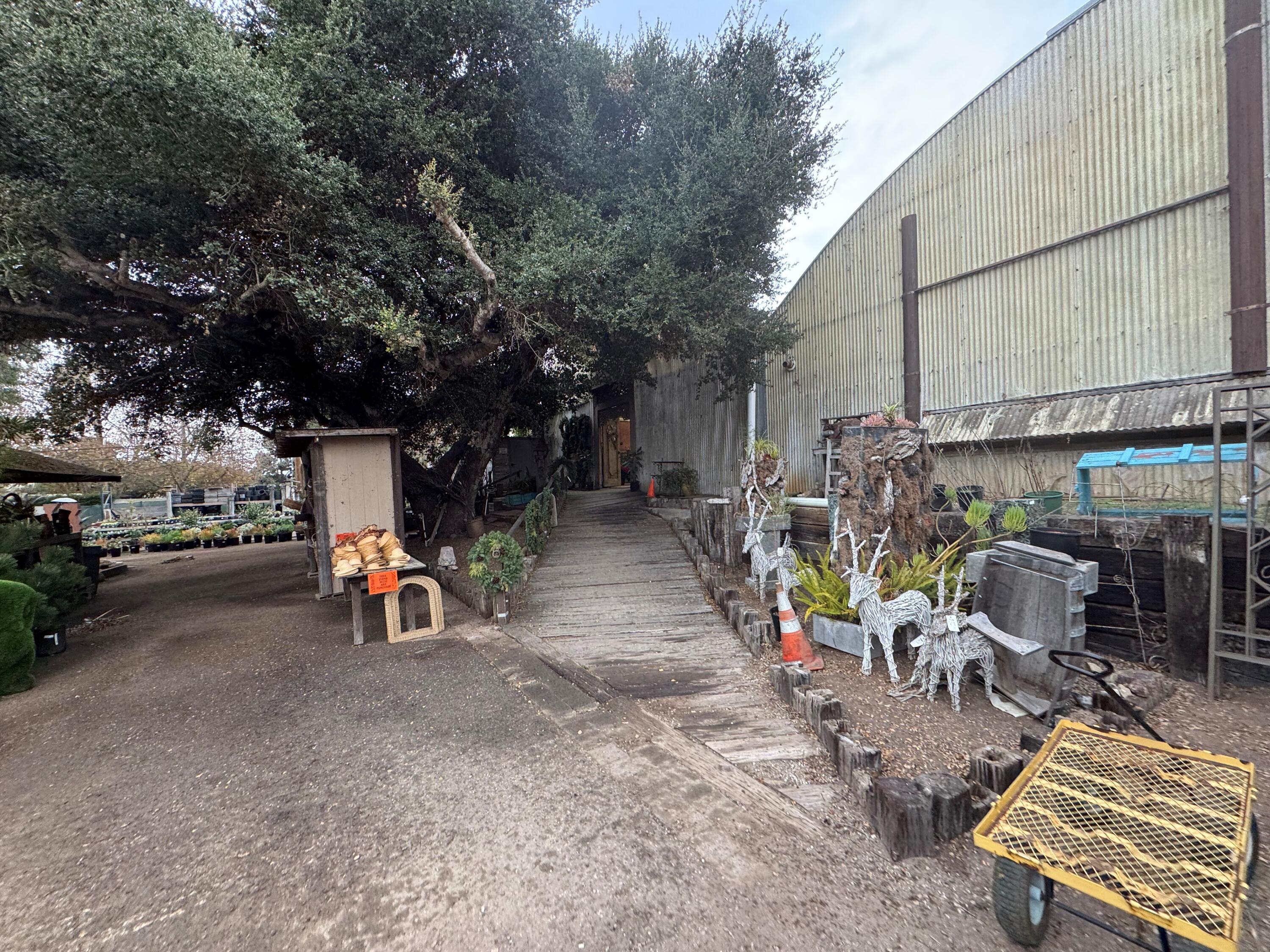 3376 Foothill Road Carpinteria, CA 93013 - Photo 8 of 60 Retail Ramp