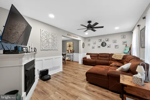 $599,900 | 216 Hampton Drive, Langhorne, PA 19047