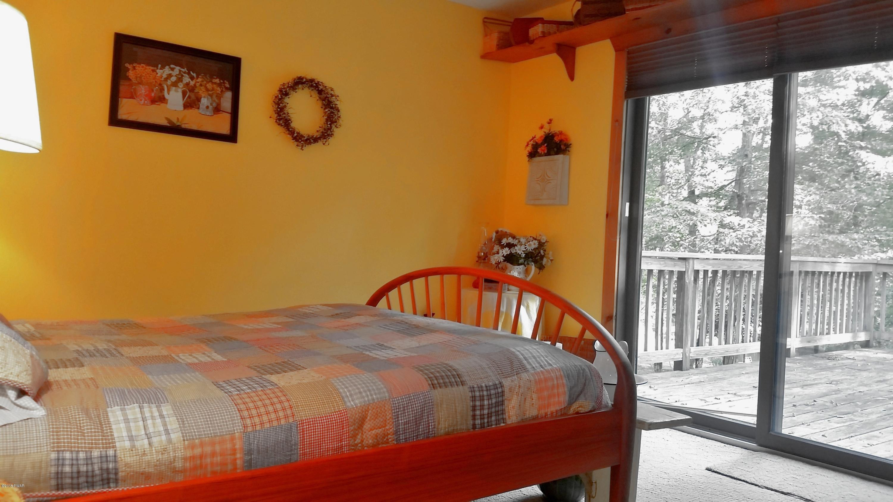 476 Log Tavern Road Milford, PA 18337 - Photo 10 of 34 Gallery Image 10