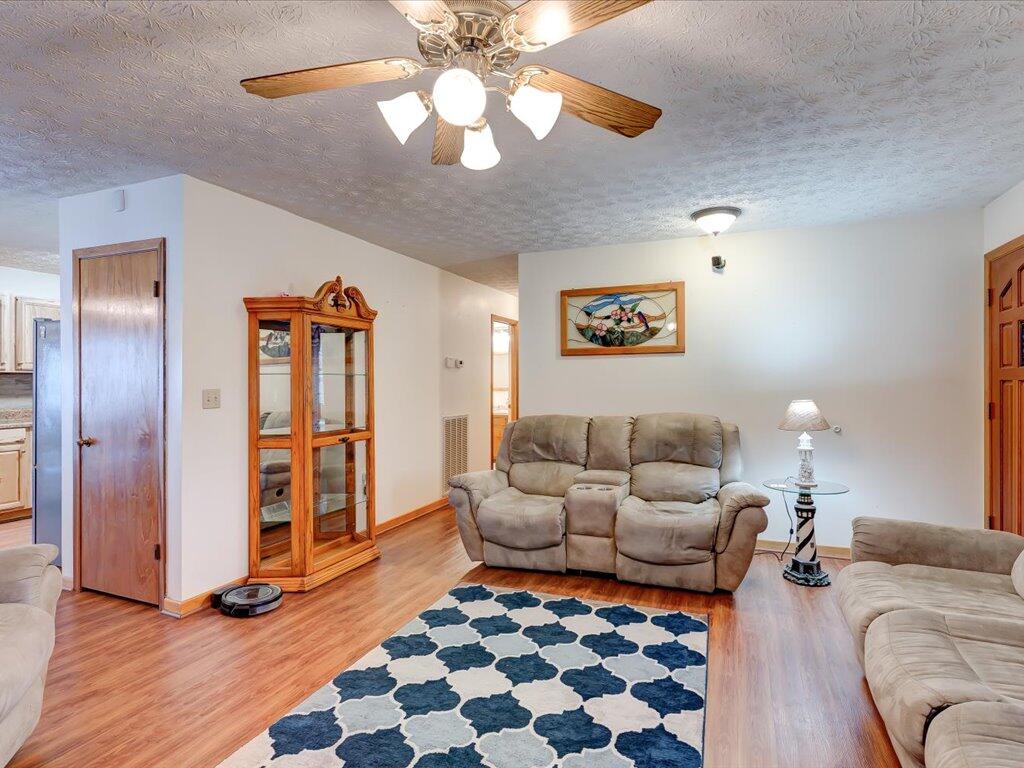244 Kidwell Road Rutledge, TN 37861 - Photo 3 of 40 244 Kidwell Rd - 3