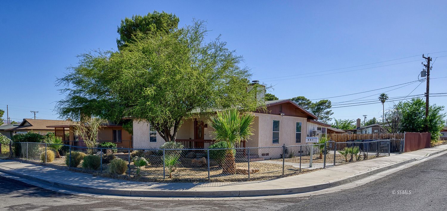 201 South Fire Opal Street Ridgecrest, CA 93555 - Photo 2 of 32