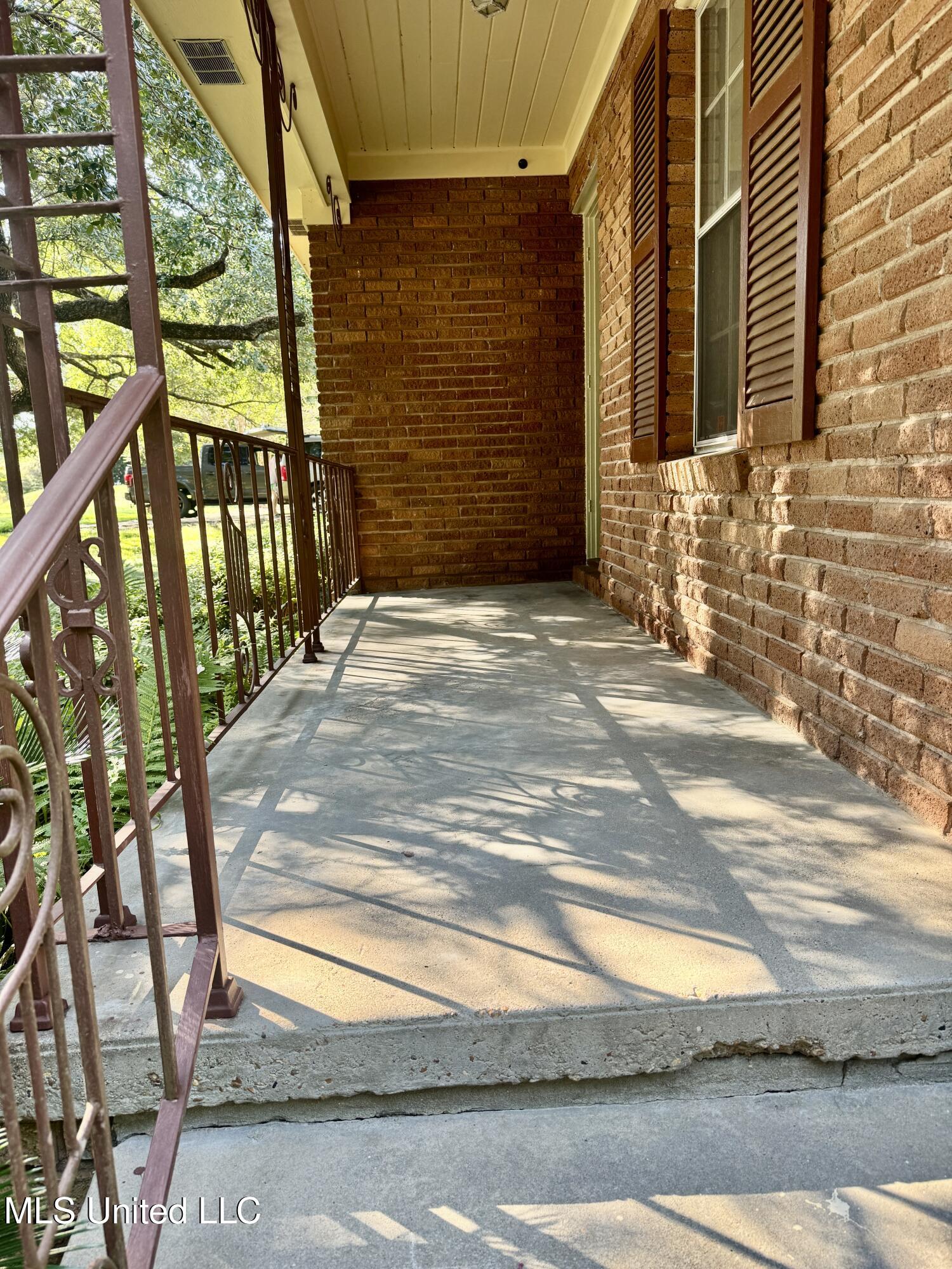 159 Liberty Road Natchez, MS 39120 - Photo 5 of 32 IMG_4414