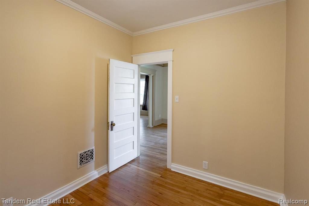80 Hague Street Detroit, MI 48202 - Photo 12 of 40