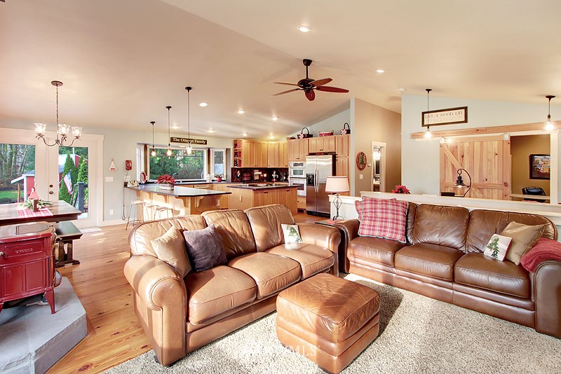 11211 Bunk Foss Road Snohomish, WA 98290 - Photo 7 of 25 Gallery Image 7