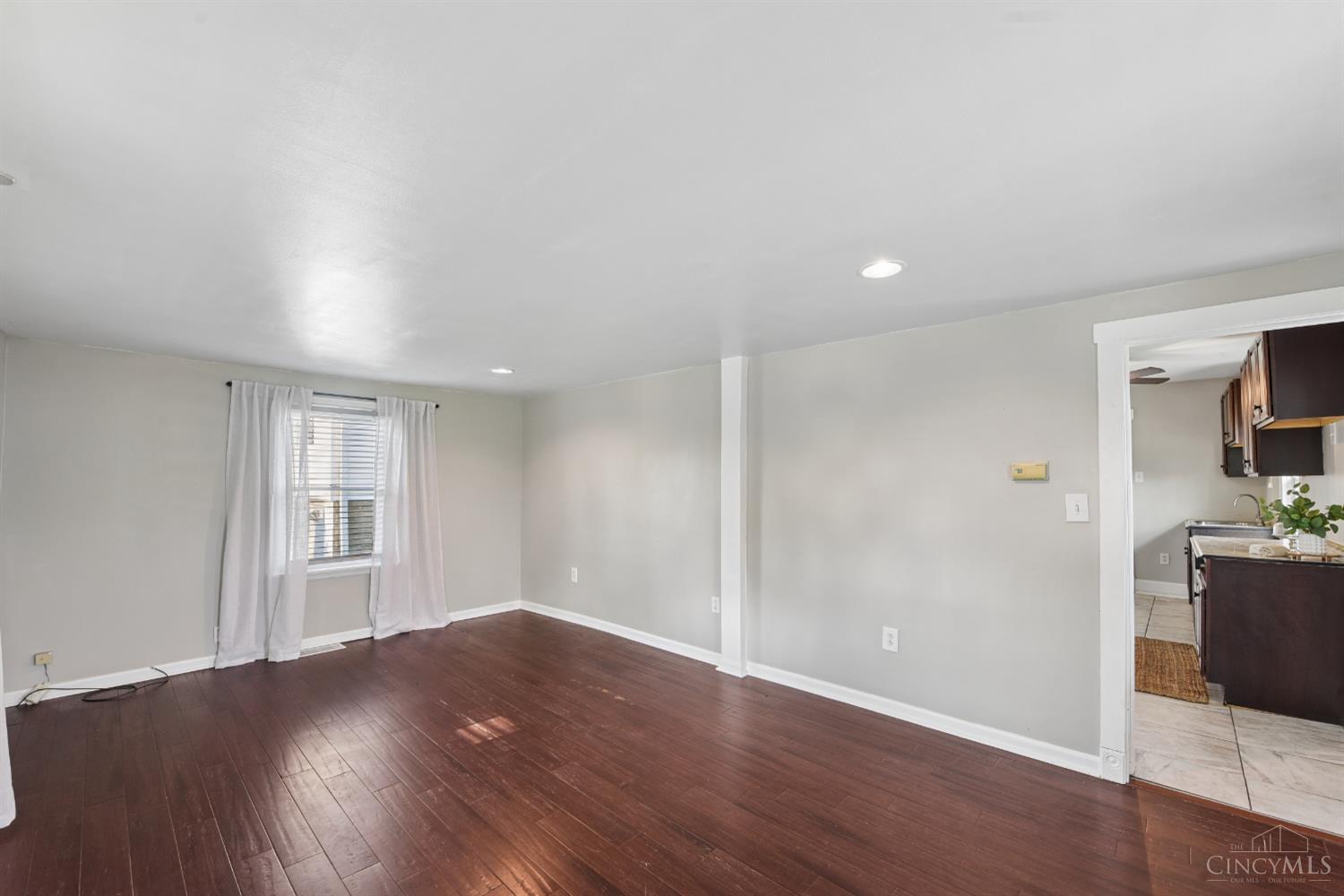 4403 School Section Road Cincinnati, OH 45211 - Photo 8 of 21
