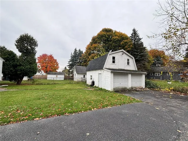 $1,800 | 111 Maltby Street, Rochester, NY 14606